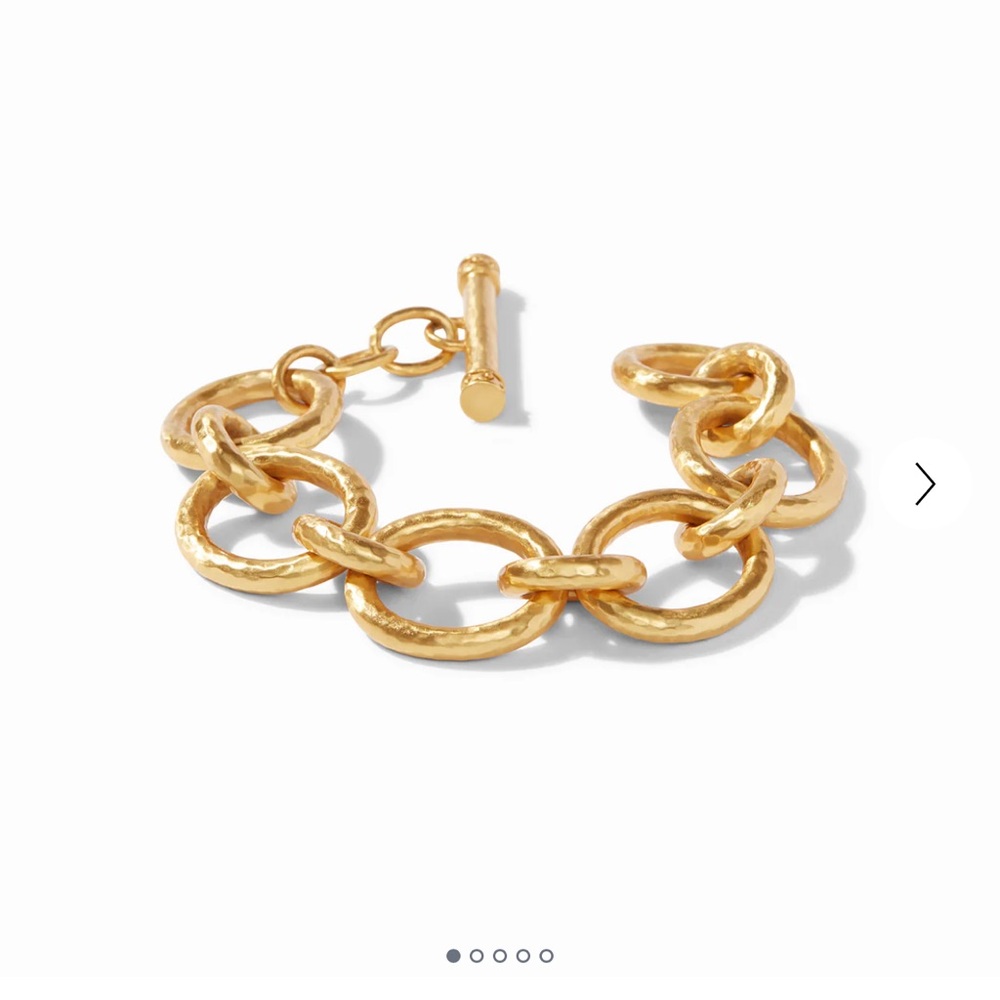 Elegant Gold Chain Bracelet